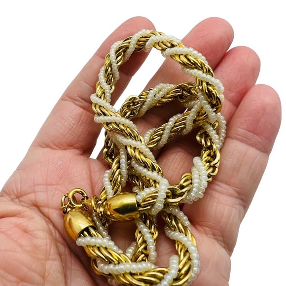 Sale‼️Trifari Gold Tone and Tiny Faux Pearl Necklace-16 inches - EUC - Picture 3 of 4